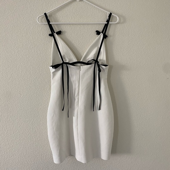 Zara short white dress with bows - black & white - Small - Picture 9 of 9